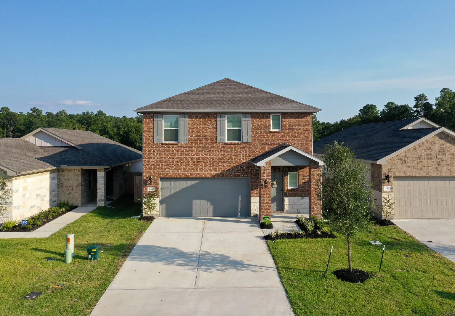 4 bed, 3.5 bath, 2610 sqft, $2,750 — Photo 1