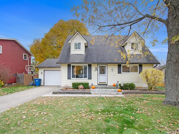 313 Airport Dr, Holly, MI 48442