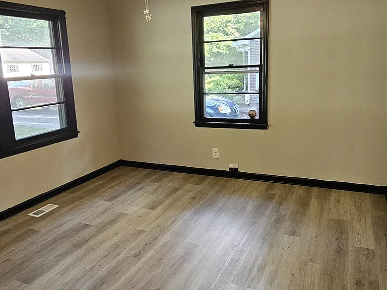 609 N Rhyne St — Photo 8