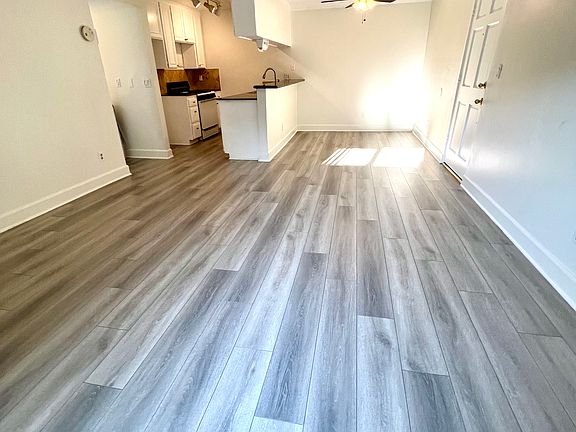 5th image of 7045 Woodley Ave Unit 213