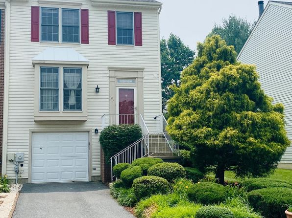 107 Steven Ln