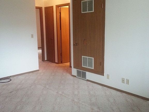 5th image of 5125 Huntington Ave #2