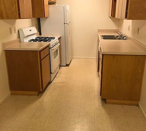 4th image of 121 Lincoln Way APT B
