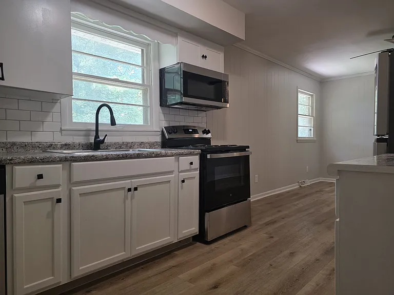 2804 Brett Rd NW — Photo 5