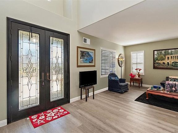 2nd image of 4990 Padre Ave