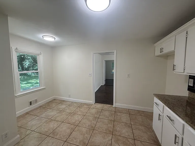 1321 Snapfinger Rd — Photo 17