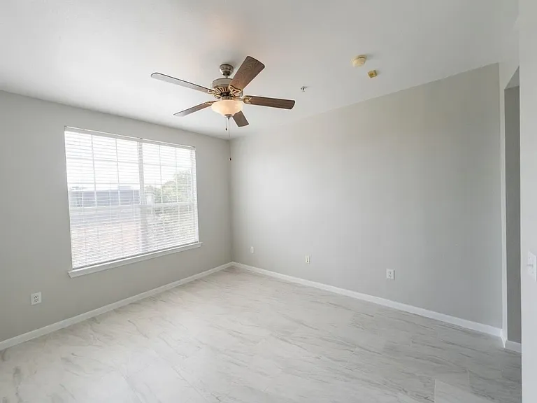 7575 Kirby Dr #2214 — Photo 23