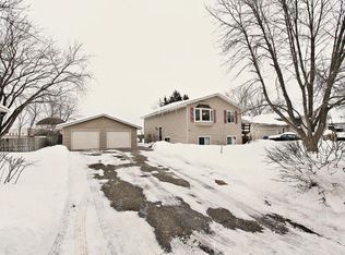 408 Cottonwood Ave NE, Saint Michael, MN 55376