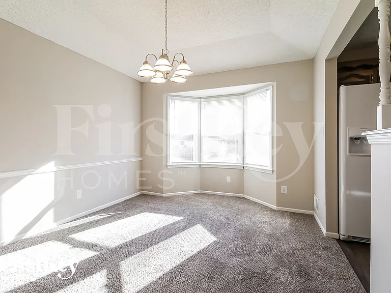 525 Sunset Ln — Photo 4