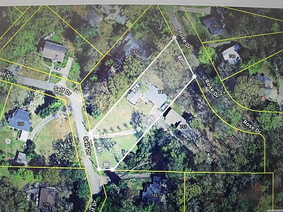 3rd image of 747 Rose Dr
