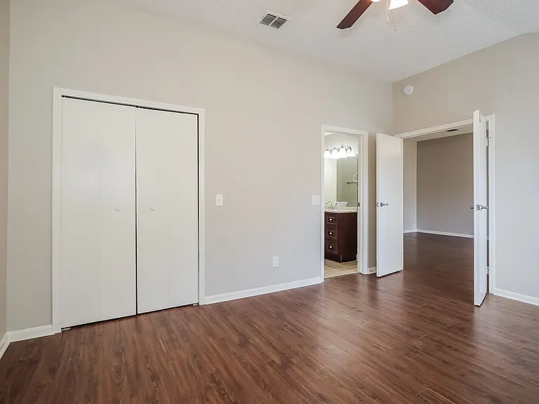 2013 Saint Martins Dr W — Photo 11