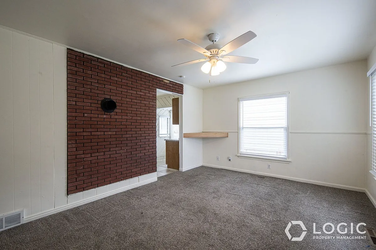 Building Photo - 809 E 50 S