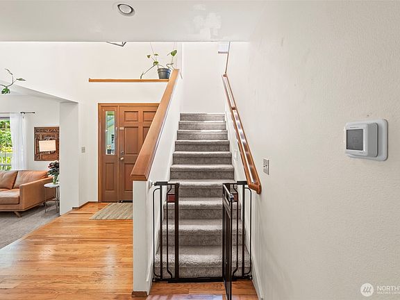 5th image of 1184 NW Gooseberry Court