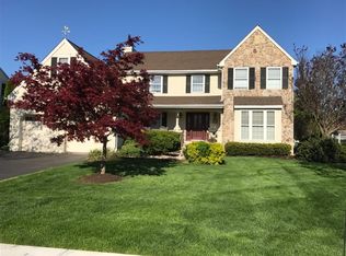 16 Mulligan Dr, Flanders, NJ 07836