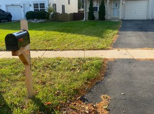 377 Reston Cir, Romeoville, IL 60446