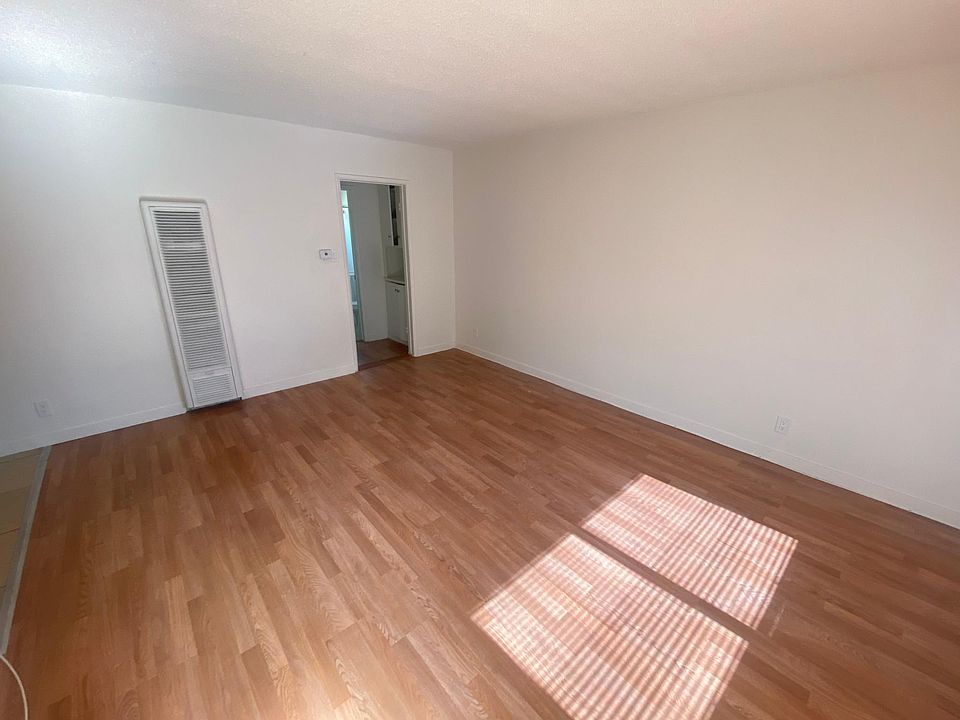 1st image of 8619 Belford Ave #18