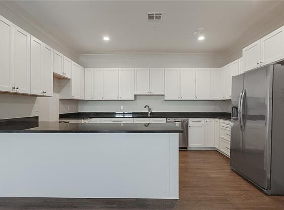 3rd image of 201 Nashville Ave #3D