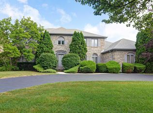 541 Devon Dr, Burr Ridge, IL 60527