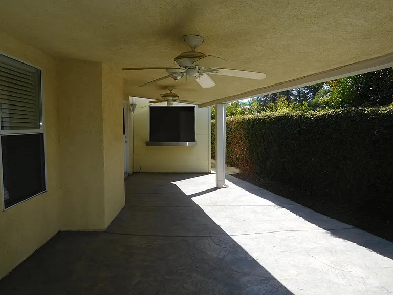 5809 W Menlo Ave — Photo 6