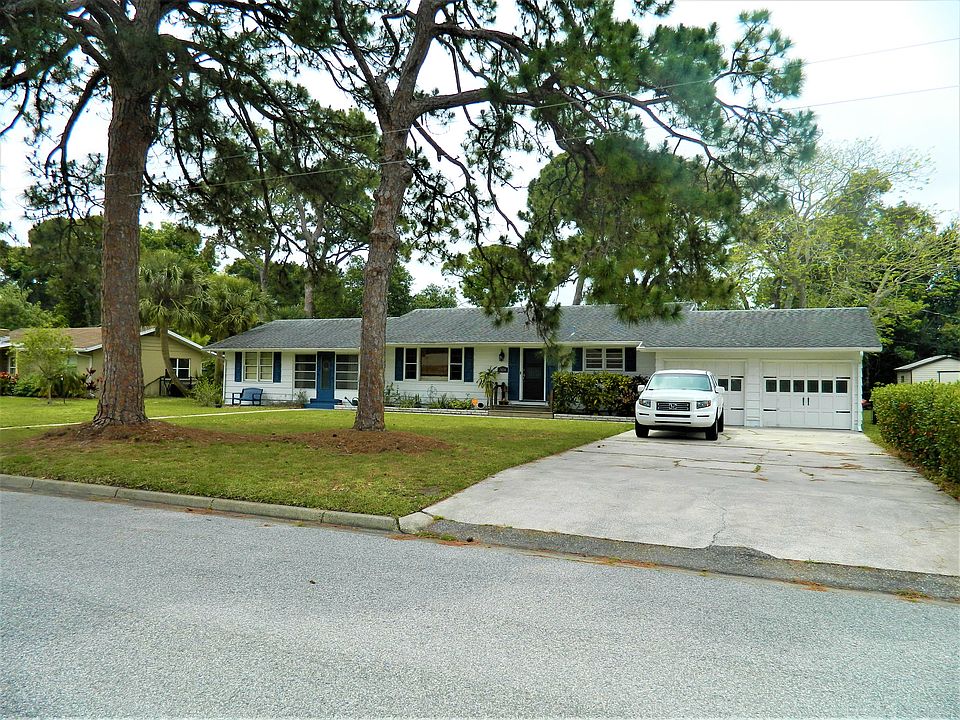 Front View 2424 E Main St