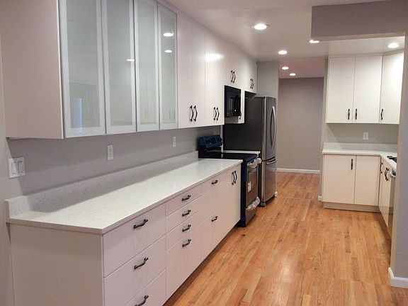 2nd image of 1106 Bentoak Ln