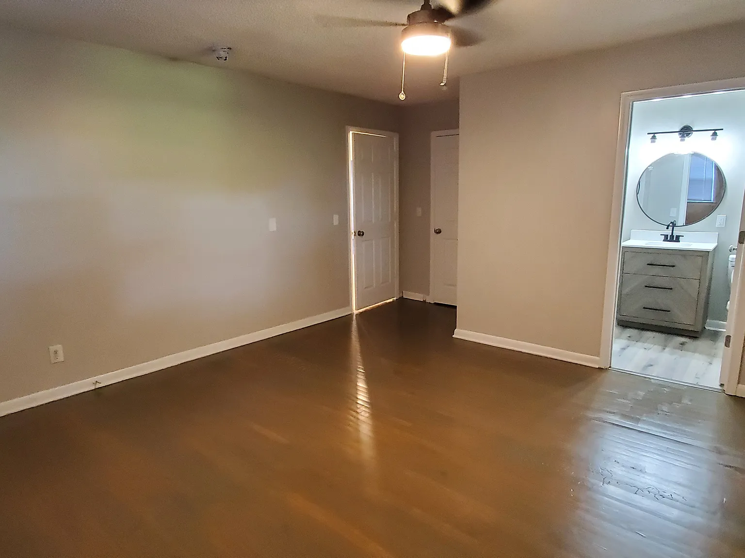 3 bed, 1302 sqft, $1,895 — Photo 3