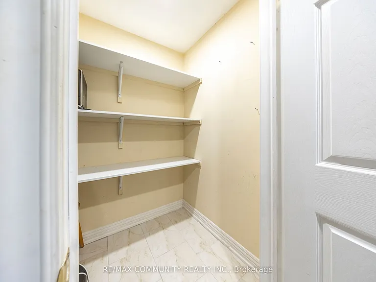 72 Lampman Dr #BASEMENT — Photo 5