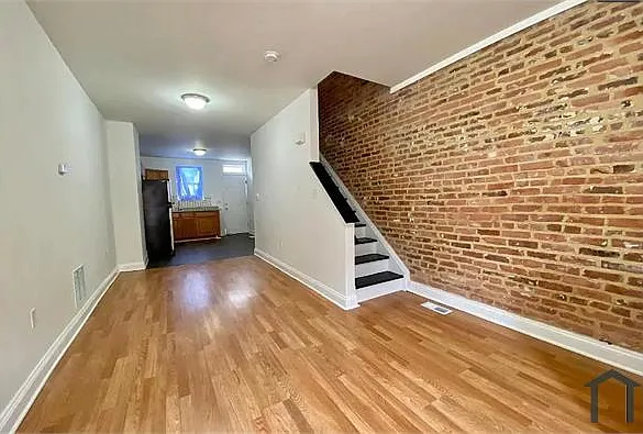 418 N Port St — Photo 16