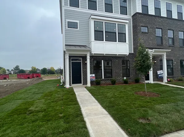 3261 Morab Dr, Zionsville, IN 46077
