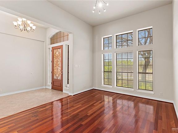 5th image of 3603 Grand Canal Dr