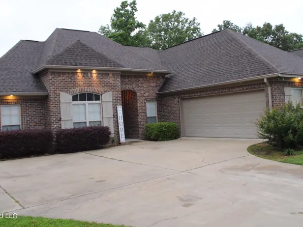 101 Bridgeton Ct, Canton, MS 39046
