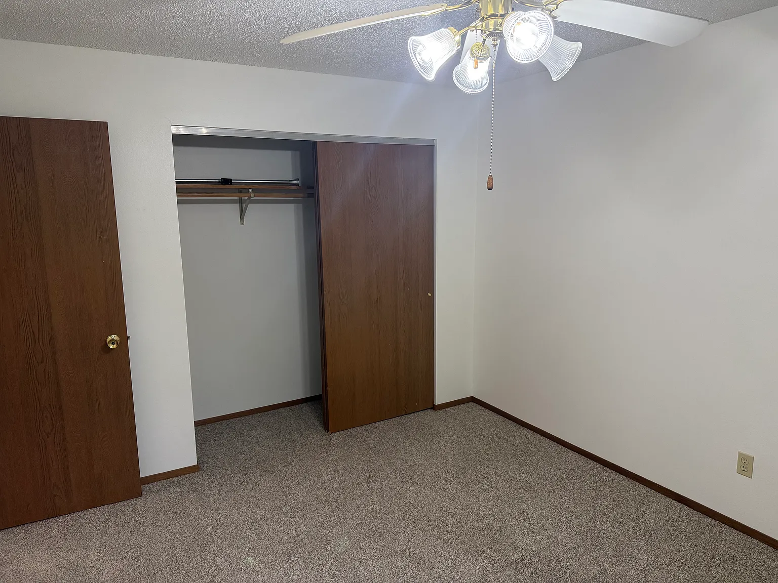 2 bed, 800 sqft, $950 — Photo 3