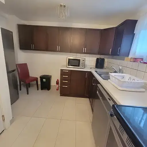 2 bed, 1.0 bath, 1000 sqft, $2,000 — Photo 2