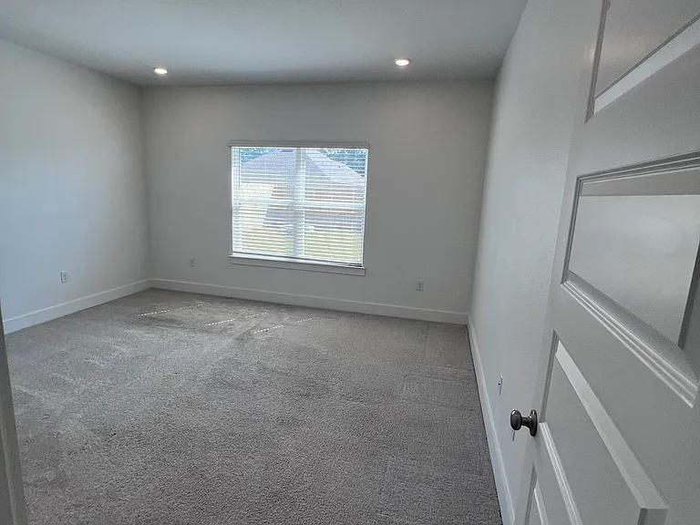 5379 Cornwall Dr — Photo 7