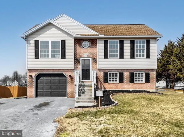 3797 Mountain Shadow Cir, Fayetteville, PA 17222