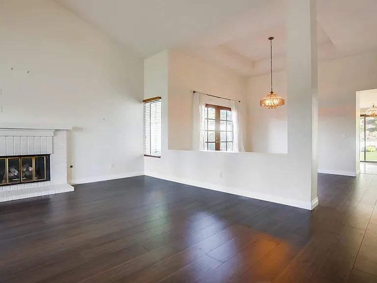 18397 Camberwell Ln — Photo 3