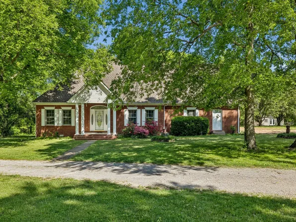 1019 Hilton Ln, Castalian Springs, TN 37031