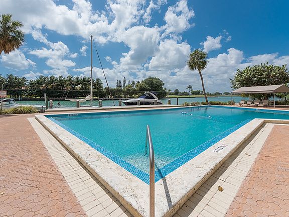 Heated Bayfront Pool
