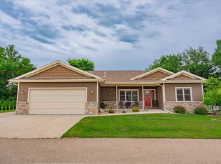 102 Penny Ln, Lodi, WI 53555