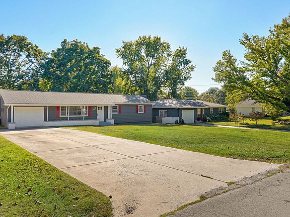 3rd image of 1824 E Crestview Street