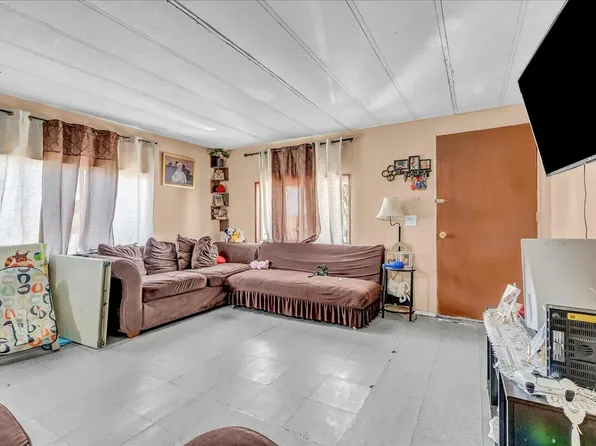 681 S Market Road, Earlimart, CA 93219