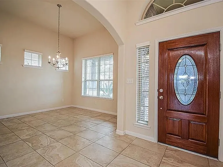 17626 Sauki Ln — Photo 2