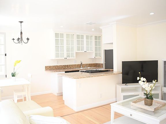 4th image of 1212 10th St APT 10