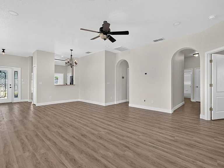 1421 Kellogg Dr — Photo 7