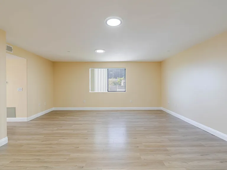 1466 Tamarind Ave #101 — Photo 7