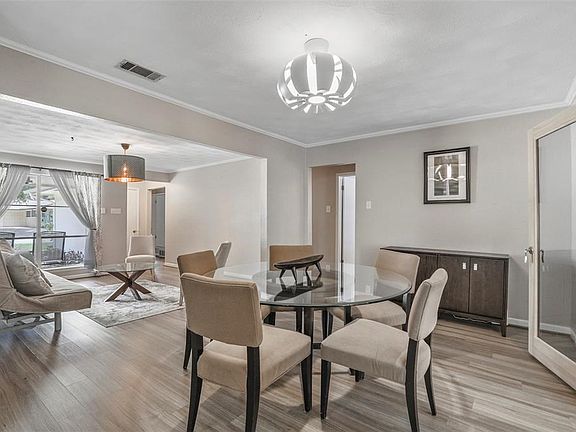 3rd image of 609 Melrose Dr