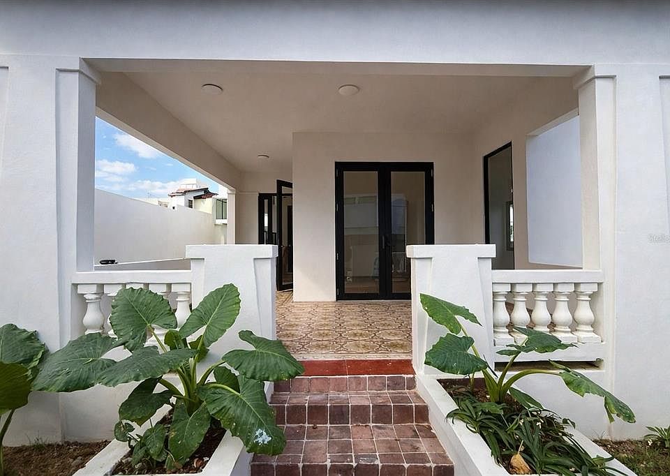 1st image of 462 Padre Rufo