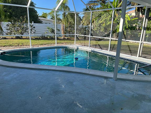 3rd image of 5614 Beach Way Dr