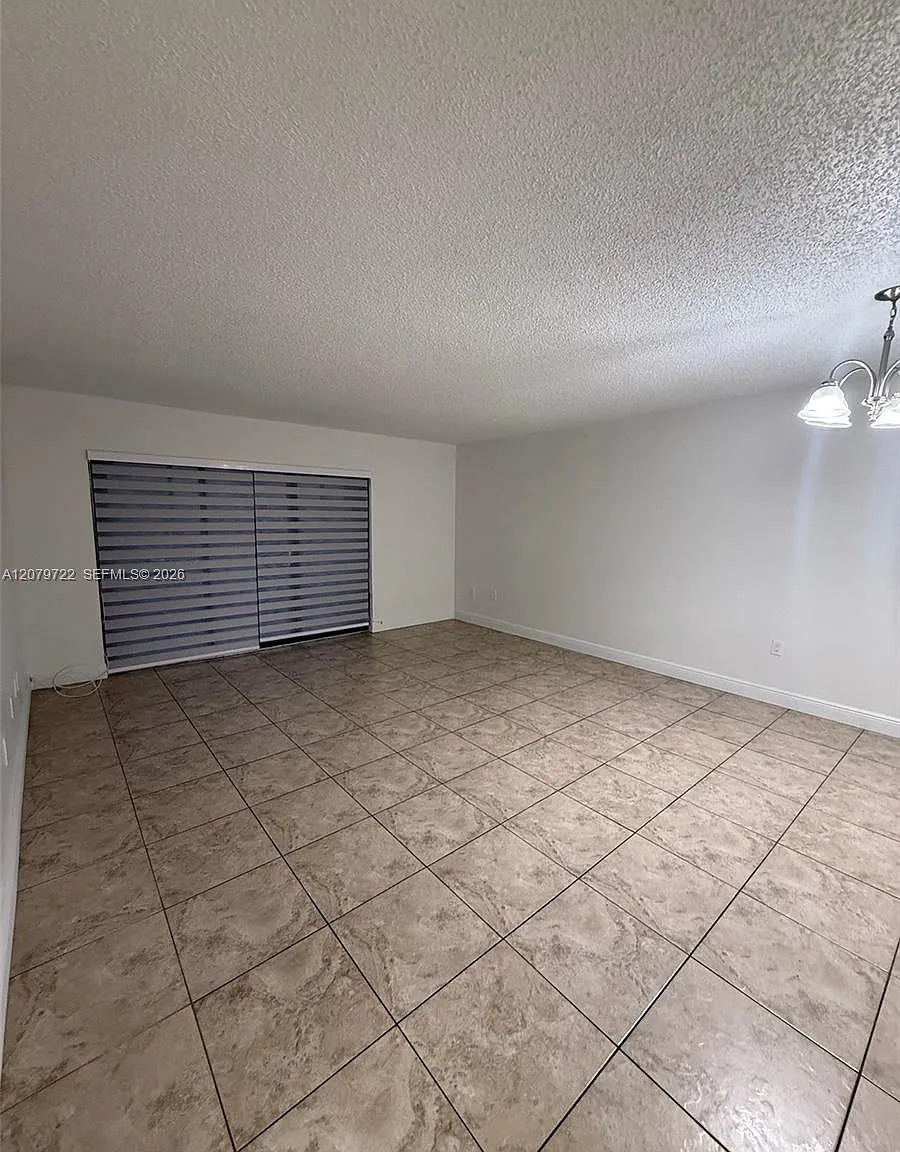 8415 SW 107th Ave — Photo 3
