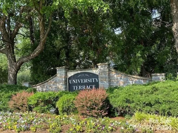 9551 University Terrace Dr APT M, Charlotte, NC 28262